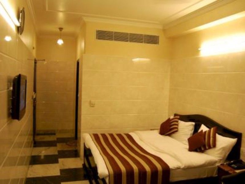 Hotel Treebo Trend Singh Sons Karol Bagh Nueva Delhi Exterior foto