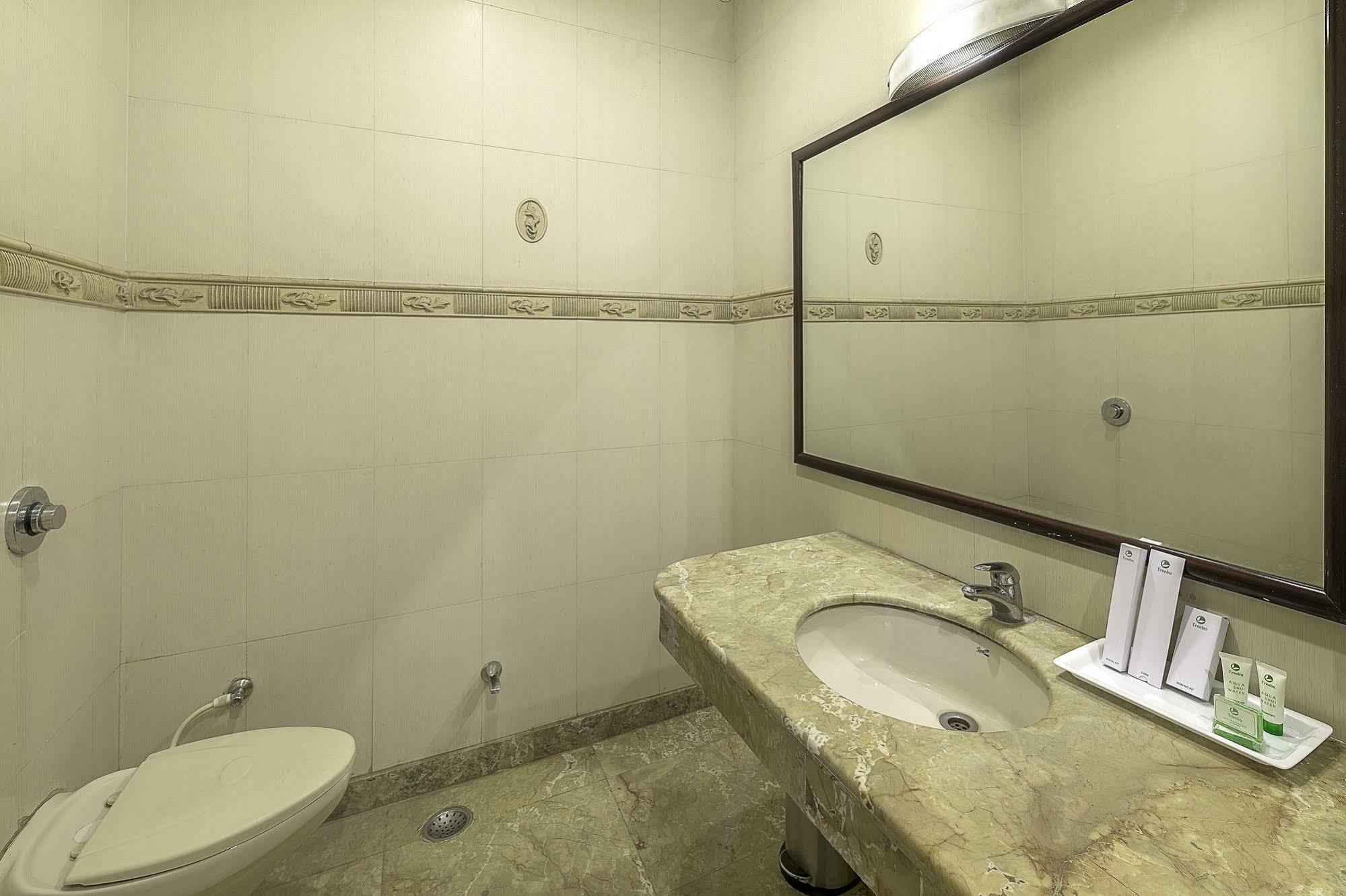 Hotel Treebo Trend Singh Sons Karol Bagh Nueva Delhi Exterior foto
