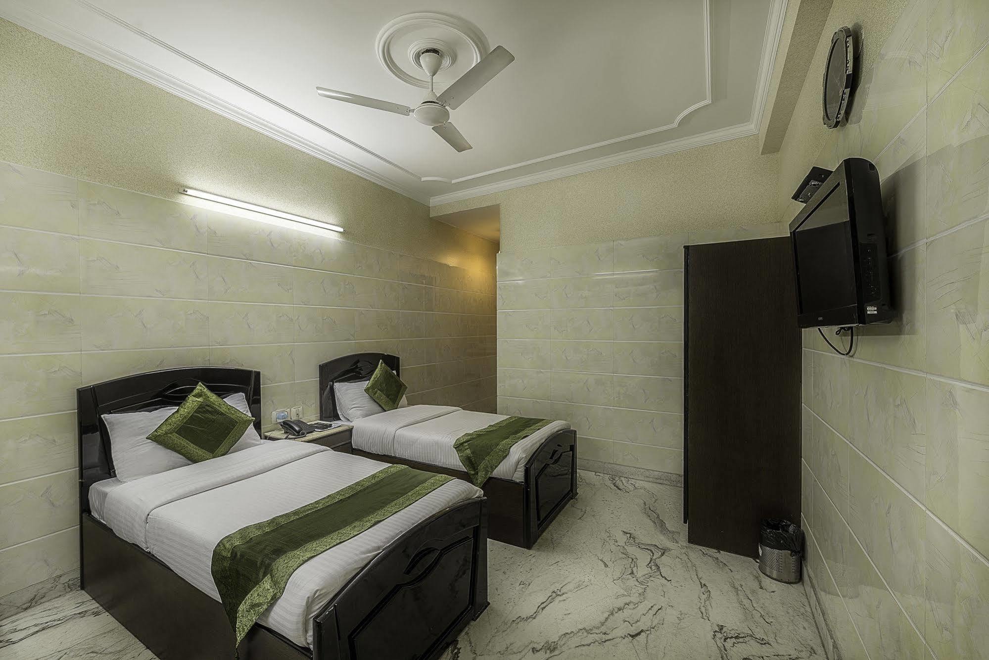 Hotel Treebo Trend Singh Sons Karol Bagh Nueva Delhi Exterior foto