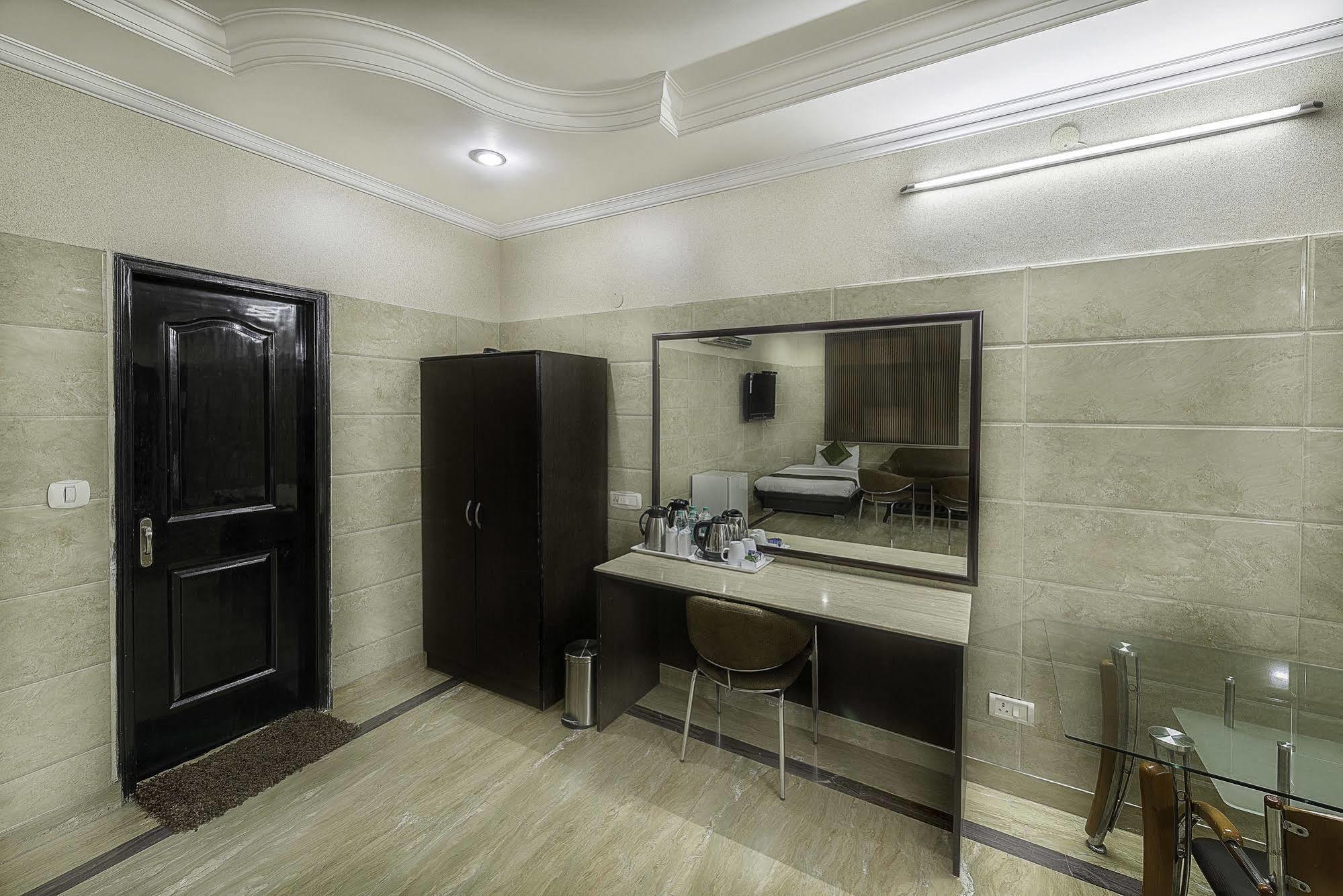 Hotel Treebo Trend Singh Sons Karol Bagh Nueva Delhi Exterior foto