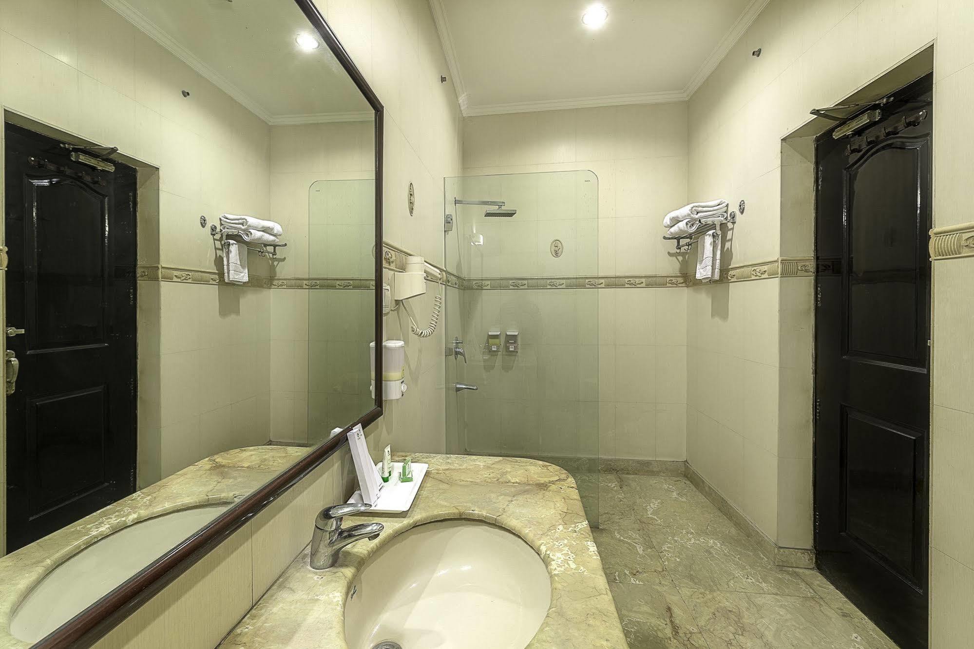 Hotel Treebo Trend Singh Sons Karol Bagh Nueva Delhi Exterior foto